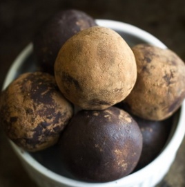 No Bake Chocolate Fudge Protein Truffles